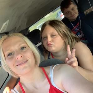 Meet your Posher, Charlenechris